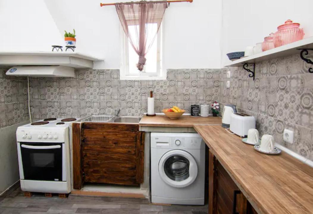 Mascot Bar Street Apartments Rhodes City Extérieur photo
