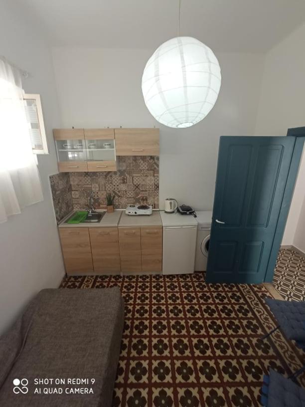 Mascot Bar Street Apartments Rhodes City Extérieur photo