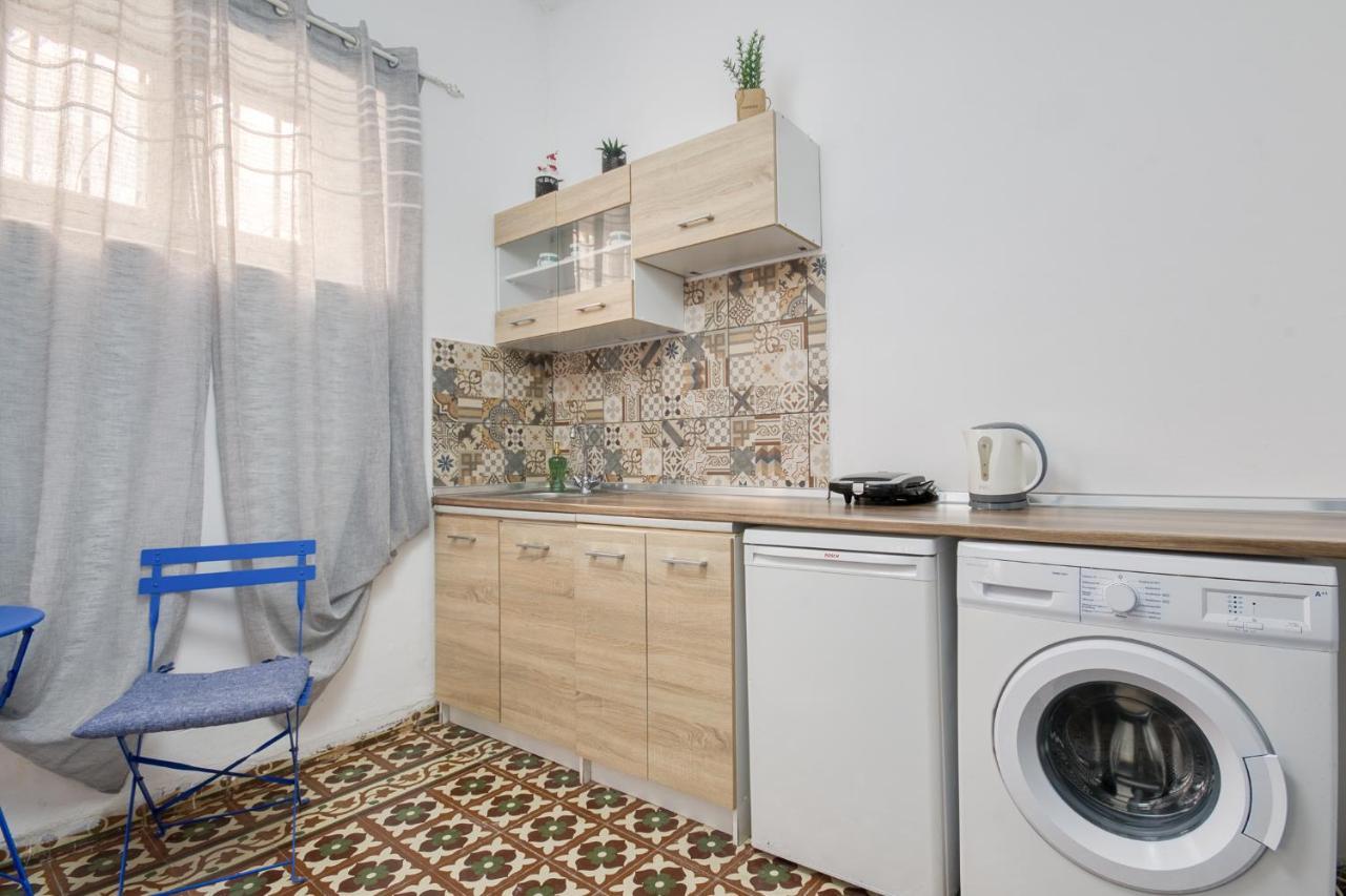 Mascot Bar Street Apartments Rhodes City Extérieur photo