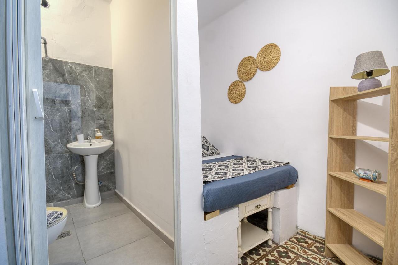 Mascot Bar Street Apartments Rhodes City Extérieur photo